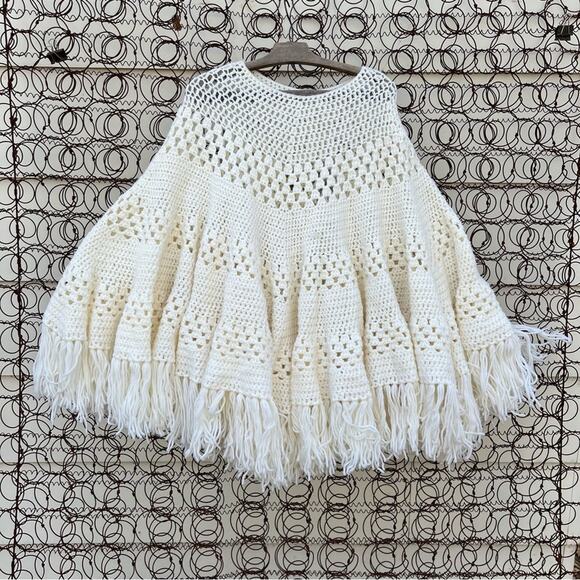 Vintage cream crochet open knit fringe poncho cape Christmas tree skirt - Picture 3 of 5